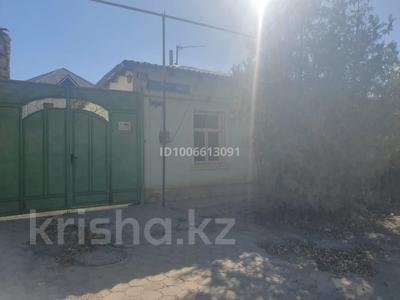 Отдельный дом · 6 комнат · 58.1 м² · 8.5 сот., Ондасынова — Школа им. Ататюрк за 6.8 млн 〒 в Туркестане