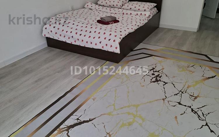 2-комнатная квартира · 50 м² · 1/9 этаж, мкр Аккент за 15 000 ₸ в Алматы, Алатауский р-н — фото 2