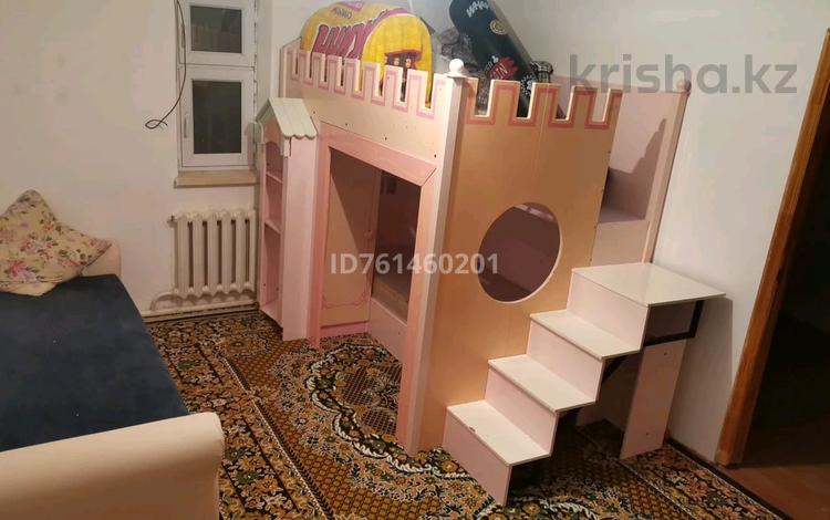Жеке үй · 2 бөлме · 20 м², Қазақстан 6 — Школы, бағасы: 60 000 ₸ в Атырау, мкр Химпоселок — фото 2