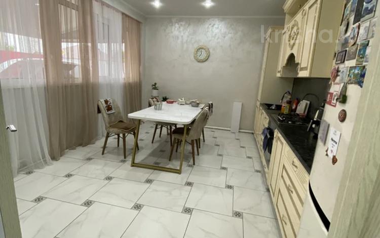 Жеке үй · 3 бөлме · 112.6 м² · 5 жүзд., Копбергенова 24, бағасы: 35 млн ₸ в Уральске — фото 2