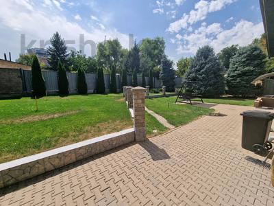 Отдельный дом · 5 комнат · 500 м² · 14 сот., Курмангалиева — Сзади гостиницы Казахстана за 2.8 млн ₸ в Алматы, Медеуский р-н