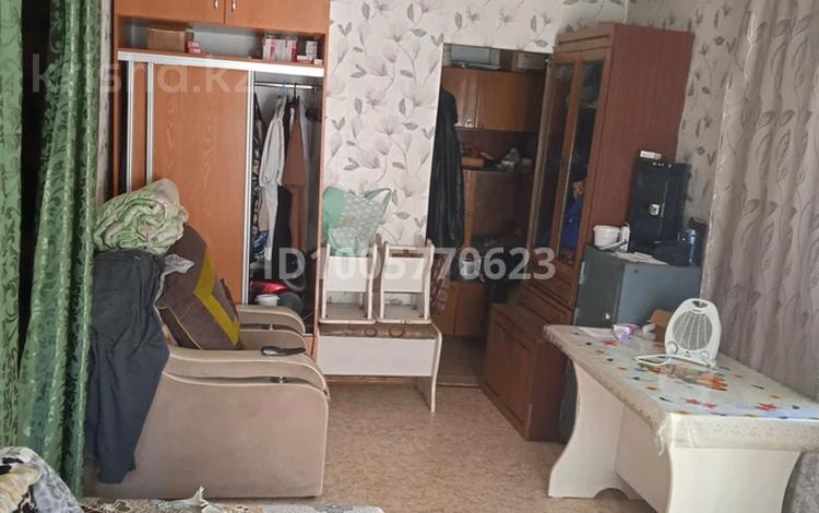 1-комнатная квартира · 31 м², Темиржолшылар 87 — остановка не далеко, аптека, магазин,баня через дорогу. игровой площад за 9 млн ₸ в Усть-Каменогорске — фото 2