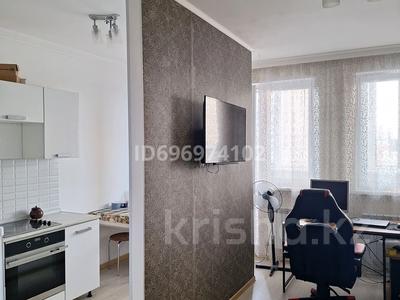 1-комнатная квартира, 35 м², 11/14 этаж, Момышулы 2/7 — Тәуелсіздік за 19 млн 〒 в Астане, Алматы р-н