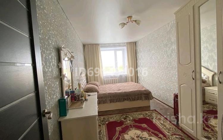 2-комнатная квартира · 48 м² · 5/5 этаж, Майкудук, Майкудук, 14й микрорайон 22 — Школа, садик, супермаркет, футбольные плошадки, магазин за 9.4 млн ₸ в Караганде, Алихана Бокейханова р-н — фото 2