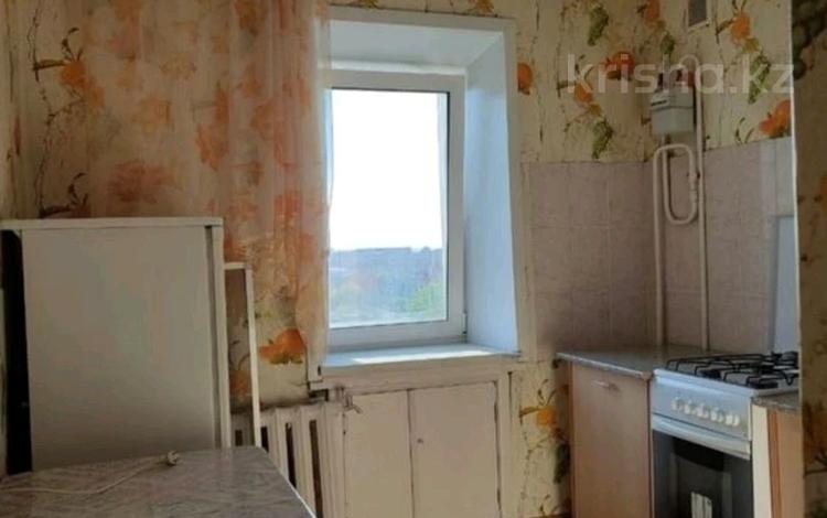 1-комнатная квартира, 33 м², 5/5 этаж, мира за 10.3 млн 〒 в Петропавловске — фото 2