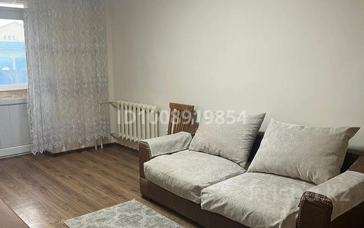 2-комнатная квартира · 45 м² · 2/2 этаж, мкр Мамыр 2 за 190 000 ₸ в Алматы, Ауэзовский р-н — фото 2