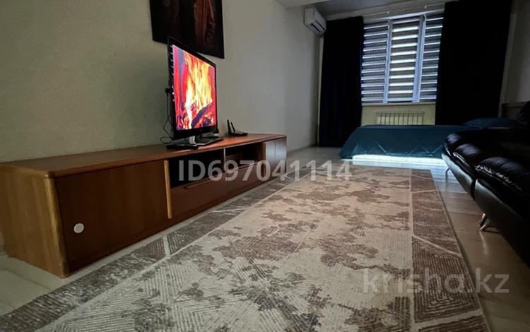 1-бөлмелі пәтер · 30 м² · 9/12 қабат, Тулебаева 49/1, бағасы: 2 500 〒 в Алматы, Медеуский р-н — фото 14