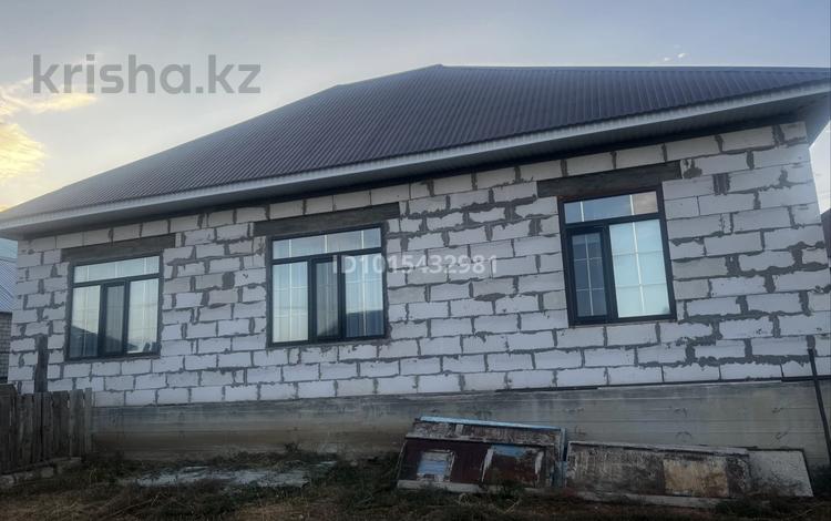 Жеке үй · 5 бөлме · 200 м² · 10 жүзд., Алтын сака, бағасы: 50 млн ₸ в Актобе, жилой массив Акжар-2 — фото 2