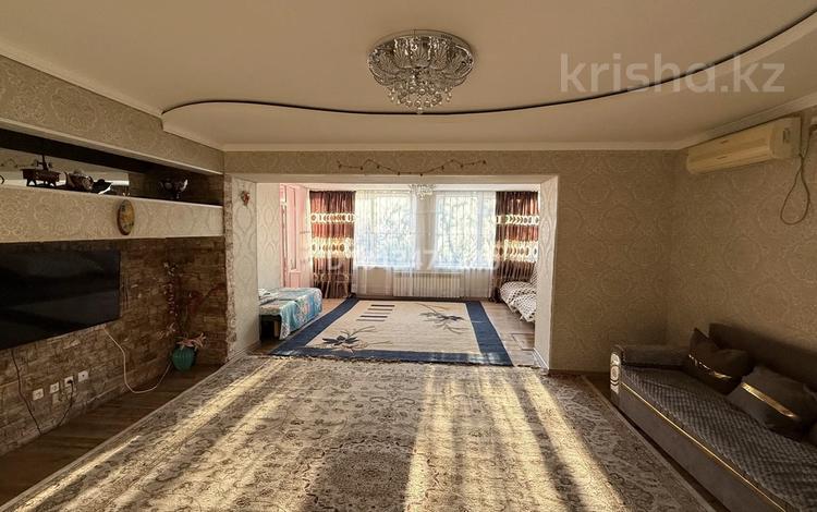 3-комнатная квартира · 110 м² · 1/5 этаж, 14-й мкр 25 за 25 000 ₸ в Актау — фото 2