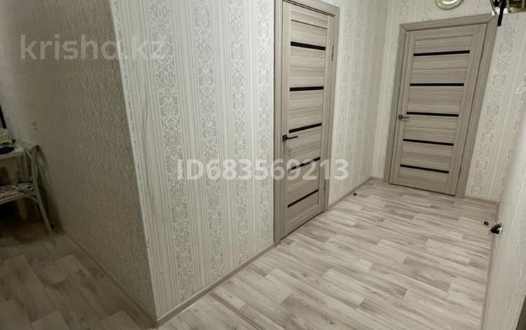 2-комнатная квартира, 60 м², 2/3 этаж, Абдрахманова 1 за 13.5 млн 〒 в Кульсары — фото 2