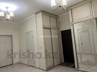 3-комнатная квартира, 105 м², 5/9 этаж помесячно, мкр Астана 68/1 — Возле новой мечети за 270 000 〒 в Шымкенте, Каратауский р-н