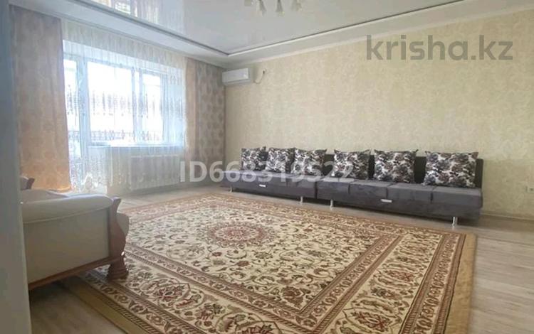 2-бөлмелі пәтер, 100 м², 2/5 қабат тәулігіне, мкр. Алтын орда, Таулесыздык 16, бағасы: 12 000 〒 в Актобе, мкр. Алтын орда — фото 2