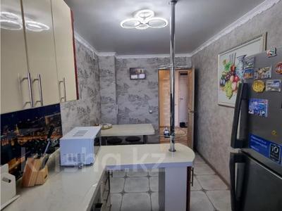 4-бөлмелі пәтер · 90 м² · 5/9 қабат, мкр Юго-Восток, Дюсембекова 4, бағасы: 30 млн ₸ в Караганде, Казыбек би р-н