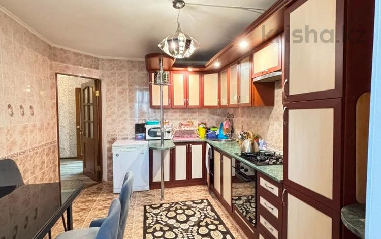 3-комнатная квартира · 95.8 м² · 5/10 этаж, мкр 8, Братья Жубановых за 29 млн ₸ в Актобе — фото 2