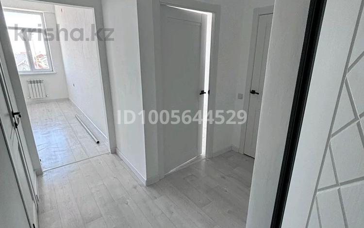 1-комнатная квартира · 41.8 м² · 3/5 этаж, мкр Самал, Мкрн Самал 15 за 17 млн ₸ в Атырау — фото 2
