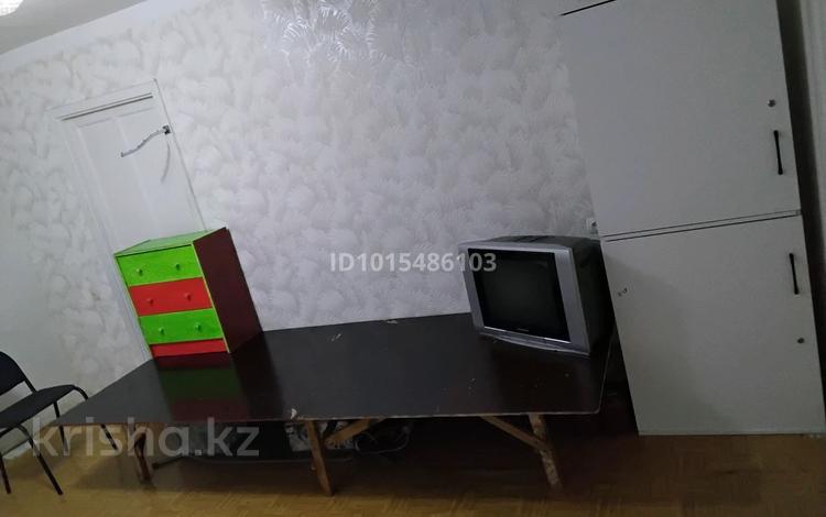 3 бөлме · 65 м² · 4/5 қабат, Кенесары 50 — Жолдың бойында, бағасы: 100 000 ₸ в Астане, р-н Байконур — фото 2