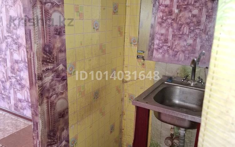 1 комната · 14 м² · 2/5 этаж, мкр Шанхай, Рыскулова 59/в.204 за 30 000 ₸ в Актобе — фото 2