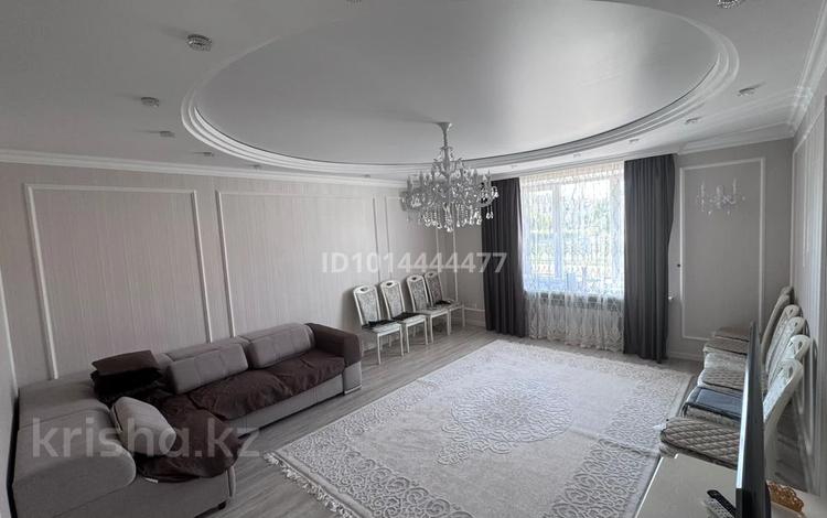 4-бөлмелі пәтер · 106.3 м² · 1/5 қабат, Абулхайрхан 171/1 — 4 мкр, 5 мкр, бағасы: 57 млн ₸ в Уральске — фото 2