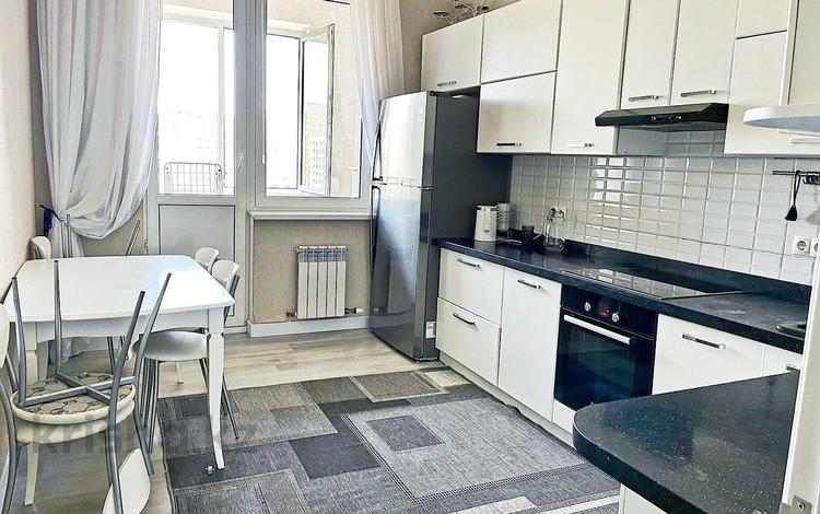 3-комнатная квартира · 100 м² · 8/12 этаж, Гагарина 311 — Аль Фараби за 105 млн ₸ в Алматы, Бостандыкский р-н — фото 2