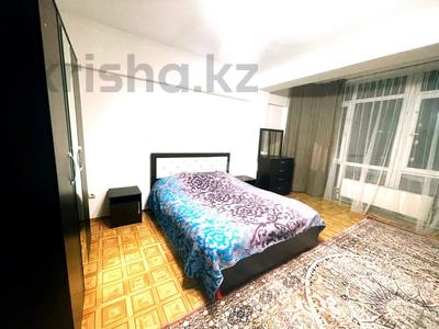 1-комнатная квартира, 45 м² посуточно, мкр Жетысу-4 12 за 12 000 〒 в Алматы, Ауэзовский р-н
