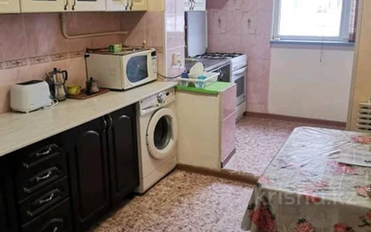 3-бөлмелі пәтер, 70 м², 4/5 қабат ай сайын, 8-й мкр 24, бағасы: 140 000 〒 в Актау, 8-й мкр — фото 2