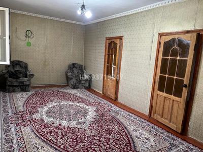 4-комнатный дом помесячно, 60 м², мкр Самал-3 за 100 000 〒 в Шымкенте, Абайский р-н