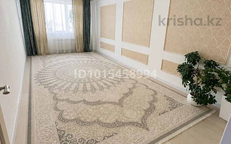 2-комнатная квартира · 61.9 м² · 9/9 этаж, мкр Береке 31 — 42 мектеп за 22 млн ₸ в Атырау — фото 2