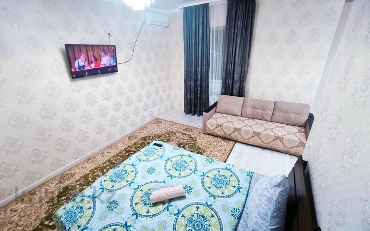 1-комнатная квартира · 50 м² · 5/7 этаж, 16-й мкр 61 дом — МОРЕ,АКВАПАРК,ТРК АКТАУ,ЦЕНТР ГОРОДА за 8 000 ₸ в Актау — фото 18