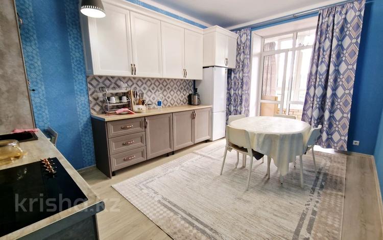 3-комнатная квартира · 95 м² · 4/10 этаж, Алихана Бокейханова 11/1 — 25 за 450 000 ₸ в Астане, Есильский р-н — фото 2