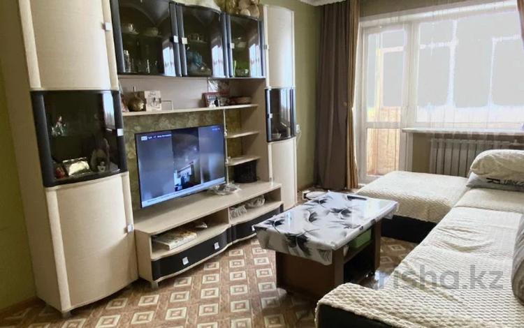 3-бөлмелі пәтер · 62.3 м² · 4/5 қабат, 15-шағынаудан, бағасы: 13.5 млн ₸ в Караганде, Алихана Бокейханова р-н — фото 2