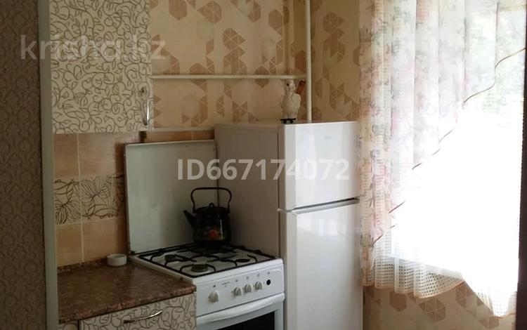 1-комнатная квартира, 32 м², 1/5 этаж посуточно, Гагарина 15 за 7 000 〒 в Рудном — фото 2