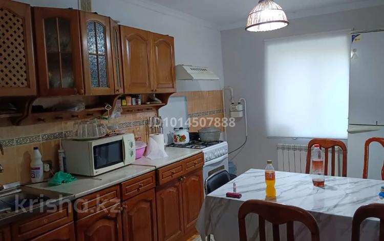 3-комнатная квартира · 86 м² · 4/4 этаж, Азаттык 57 — ул. Гизата Алипова за 20 млн ₸ в Атырау — фото 2