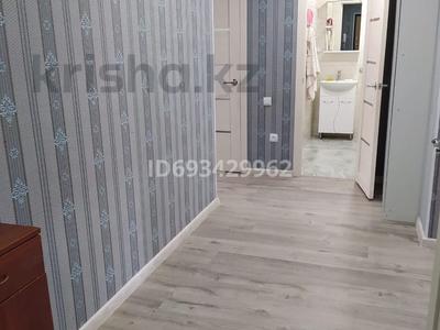 2-комнатная квартира, 70 м², 5/9 этаж помесячно, мкр Болашак — Дом поликлиники за 130 000 〒 в Актобе, мкр Болашак