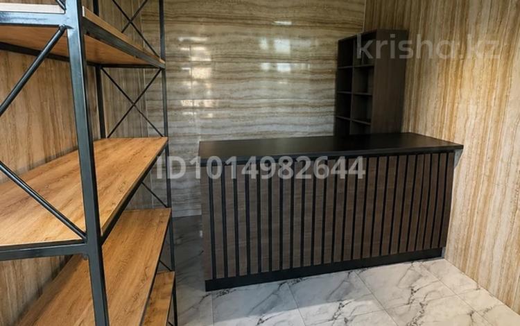 Магазины и бутики, медцентры и аптеки, кабинеты и рабочие места · 6.5 м² за 250 000 ₸ в Шымкенте, Аль-Фарабийский р-н — фото 2
