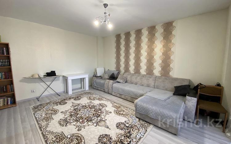 1-комнатная квартира · 52.4 м² · 7/12 этаж, мкр Юго-Восток, Проспект Республики 1/3 — Шапагат за 16 млн ₸ в Караганде, Казыбек би р-н — фото 2