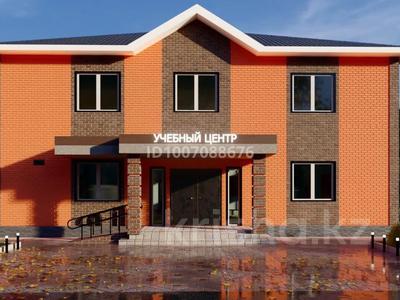 Медцентры и аптеки, образование, развлечения, конференц-залы, кабинеты и рабочие места, студии · 450 м² за 2 млн 〒 в Актобе, мкр. Алтын орда