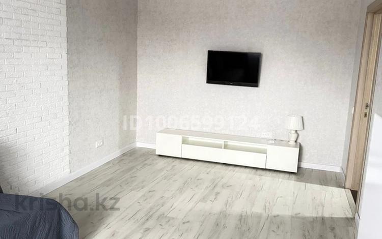 2-комнатная квартира · 52 м² · 4/9 этаж, Естая 99 — Камзина Естая за 220 000 ₸ в Павлодаре — фото 2