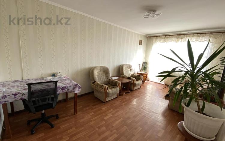 3-комнатная квартира · 61.4 м² · 5/5 этаж, Пришахтинск, 23й микрорайон за 13 млн ₸ в Караганде, Алихана Бокейханова р-н — фото 2