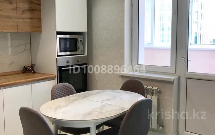 2-комнатная квартира · 60.3 м² · 7/13 этаж, Достык 13/1 за 450 000 ₸ в Астане, Есильский р-н — фото 2