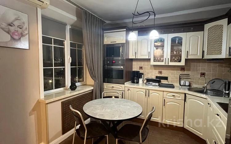 3-бөлмелі пәтер · 64 м² · 8/9 қабат, Степной-1 4/36, бағасы: 35 млн ₸ в Караганде, Казыбек би р-н — фото 2