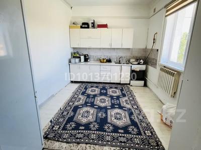Жеке үй · 4 бөлме · 120 м² · 10 жүзд., Самал Мкр 3 49, бағасы: 15 млн ₸ в Батыре