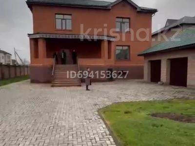 Отдельный дом · 7 комнат · 460 м² · 20 сот., мкр Новый Город, Кабжанова 62 за 200 млн 〒 в Караганде, Казыбек би р-н