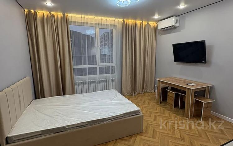 1-комнатная квартира · 30 м² · 12/16 этаж, Утепова 31 за 300 000 ₸ в Алматы, Бостандыкский р-н — фото 2