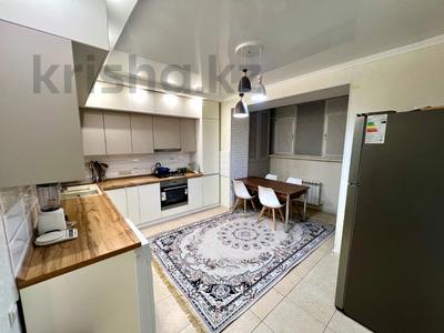 3-комнатная квартира · 118.4 м² · 4/5 этаж, мкр Жилгородок, Тынышбаева за 35.8 млн 〒 в Актобе