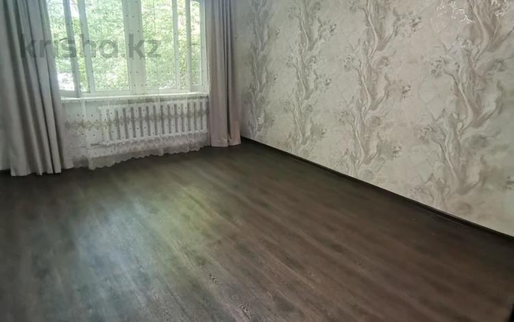 2-комнатная квартира · 49 м² · 2/2 этаж, мкр Новый Город, мкр Новый Город. улица Пассажирская 16 за 12.8 млн ₸ в Караганде, Казыбек би р-н — фото 2