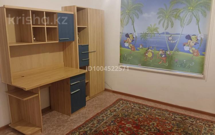 2-бөлмелі пәтер · 68 м² · 1/5 қабат, 5 микрорайон 10 — Избасова - Сыдиыкулы, бағасы: 8 млн ₸ в Кульсары — фото 2