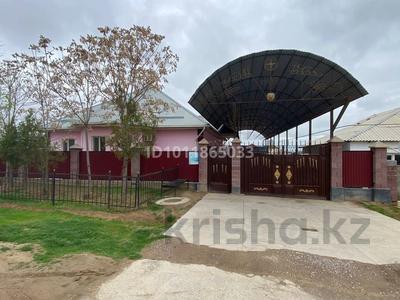 Отдельный дом · 9 комнат · 200 м² · 9 сот., Бейбарыс Сұлтан 21 — Ш Қалдаяқов за 35 млн ₸ в Шардара