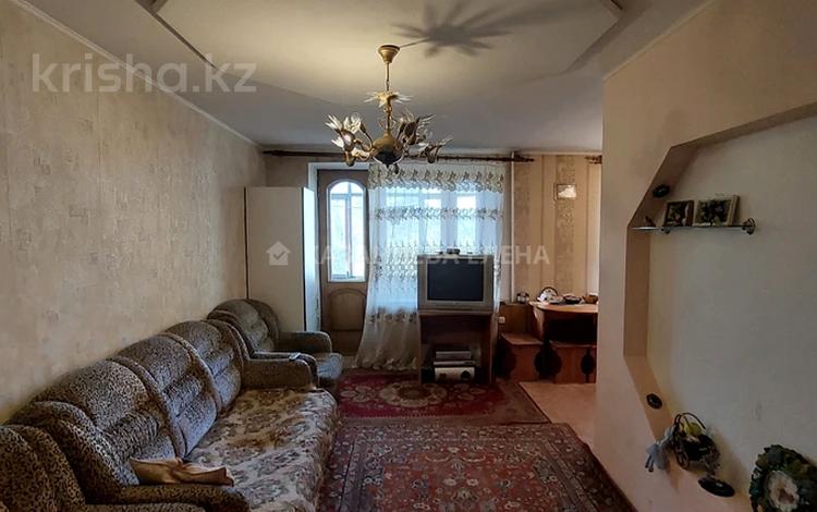 3-комнатная квартира, 57 м², 3/4 этаж, Бухар Жырау 45 за 23.4 млн 〒 в Караганде, Казыбек би р-н — фото 2