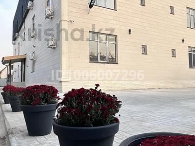 Свободное назначение, офисы, бани, гостиницы и зоны отдыха, медцентры и аптеки, образование · 987 м² за 440 млн 〒 в Алматы, Алатауский р-н