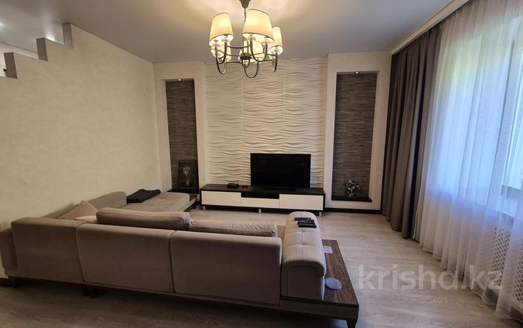 3-комнатная квартира · 79 м² · 2/3 этаж, мкр Новый Город, Мкр Новый Город, улица Ерубаева 24 за 350 000 ₸ в Караганде, Казыбек би р-н — фото 2